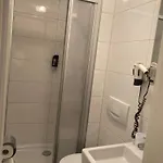 24-7 Stadthotel מלון 2*