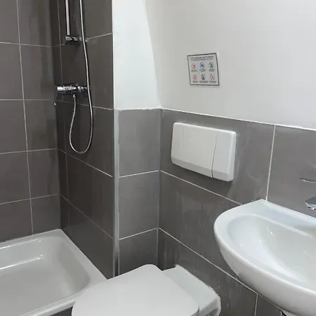 24-7 Stadthotel 2* שטוטגרט