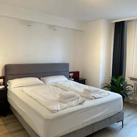24-7 Stadthotel מלון שטוטגרט